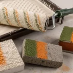 Rouleau pour facade fibres longues sur crépi structuré anti-éclaboussures