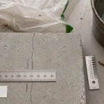 Dalle béton qui fissure au séchage : microfissure de retrait